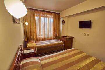 Фото номера standart triple family Гостиница Le Vashoff Hotel г. Санкт-Петербург 2