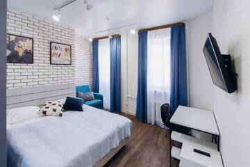 Фото номера Улучшенный двухместный номер с 1 кроватью Отель Oversize Piter Hotel г. Санкт-Петербург 8