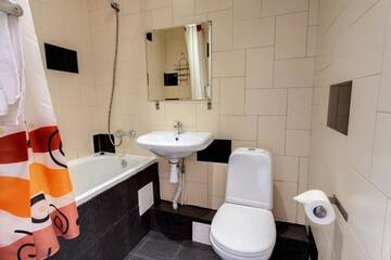 Фото номера Стандартный трехместный номер Мини-отель Южно-Приморский г. Санкт-Петербург 4