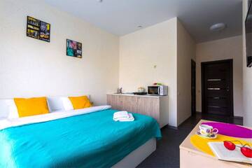 Фото номера Стандарт с одной двухспальной кроватью Отель Travel Hotels Neva u Moskovskogo Vokzala г. Санкт-Петербург 3