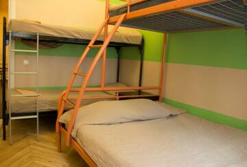 Фото номера 5-местный эконом Хостел  Old Flat г. Санкт-Петербург 2