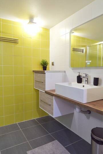 Фото номера Семейный номер с удобствами в номере Хостел Bigland House г. Санкт-Петербург 12