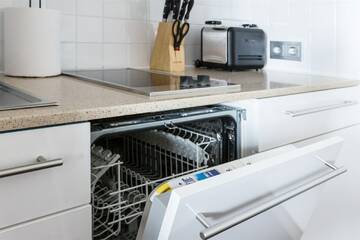 Фото номера Апартаменты с двумя спальными и кухней Гостиница Холидей Инн Московские Ворота г. Санкт-Петербург 13