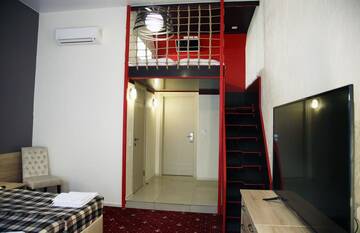 Фото номера Четырехместный номер Гостиница The RED by Center Hotels г. Санкт-Петербург 3
