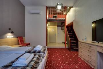 Фото номера Четырехместный номер Гостиница The RED by Center Hotels г. Санкт-Петербург 12
