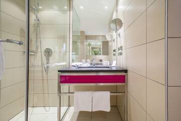 Фото номера  Небольшой двухместный номер с 1 кроватью  Отель Fjordic By Center Hotels г. Санкт-Петербург 8
