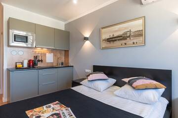 Фото номера Апартаменты-студио Апарт-отель Royal Capital Apartments г. Санкт-Петербург 8