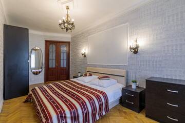 Фото номера Апартаменты с 3 спальнями Апарт-отель Royal Capital Apartments г. Санкт-Петербург 2
