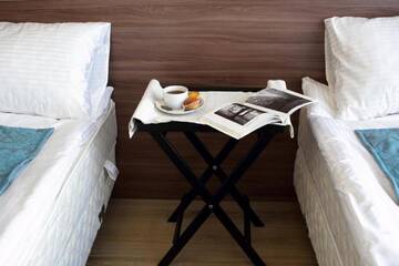 Фото номера Стандартный двухместный номер с 2 отдельными кроватями Отель Mark Hotel г. Санкт-Петербург 3