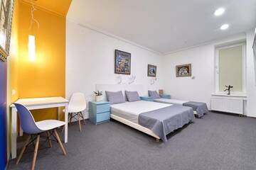 Фото номера Трехместный номер Мини-отель ArtBox Hotel г. Санкт-Петербург 9
