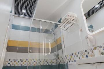 Фото номера Четырехместный номер Мини-отель ArtBox Hotel г. Санкт-Петербург 8