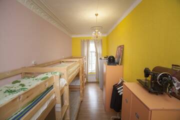 Фото номера Кровать в общем номере с шестью кроватями Хостел Late Breakfast Club Hostel г. Санкт-Петербург 4