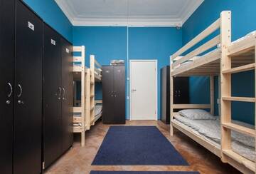 Фото номера Кровать в общем номере с восьмью кроватями Хостел Late Breakfast Club Hostel г. Санкт-Петербург 4