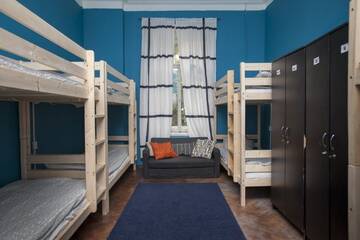 Фото номера Кровать в общем номере с восьмью кроватями Хостел Late Breakfast Club Hostel г. Санкт-Петербург 3