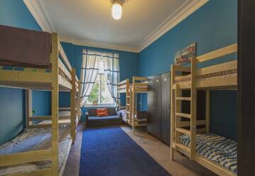 Фото номера Кровать в общем номере с восьмью кроватями Хостел Late Breakfast Club Hostel г. Санкт-Петербург 2