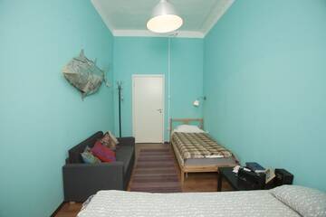 Фото номера Двухместный номер Эконом  Хостел Late Breakfast Club Hostel г. Санкт-Петербург 3