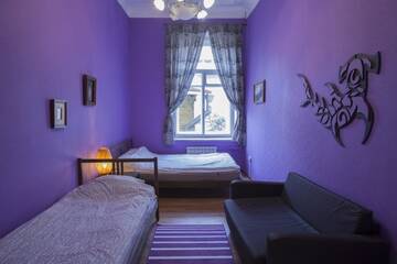 Фото номера Двухместный номер Эконом c видом на сад Хостел Late Breakfast Club Hostel г. Санкт-Петербург 4