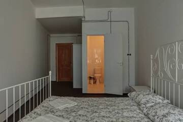 Фото номера Doubl Ensuite Хостел  Мир Невский г. Санкт-Петербург 2